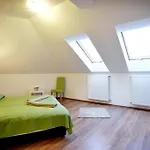 Corner דירה אגר