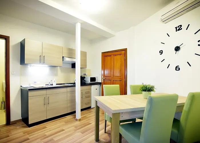 Corner 아파트 에게르