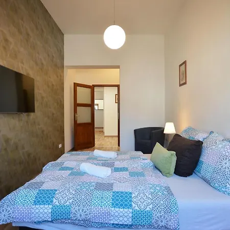 Apartment Corner *